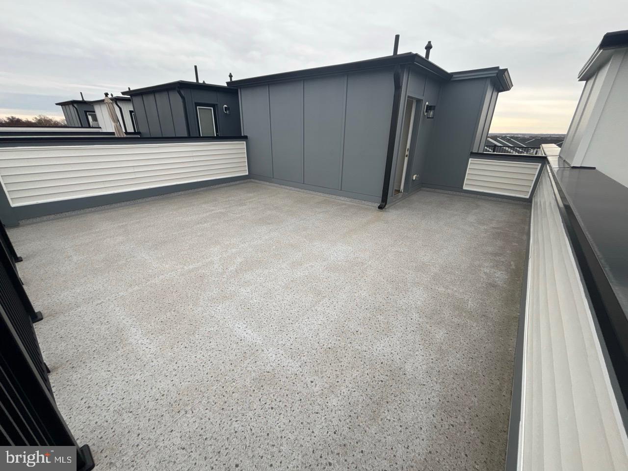 43396 FARRINGDON SQUARE