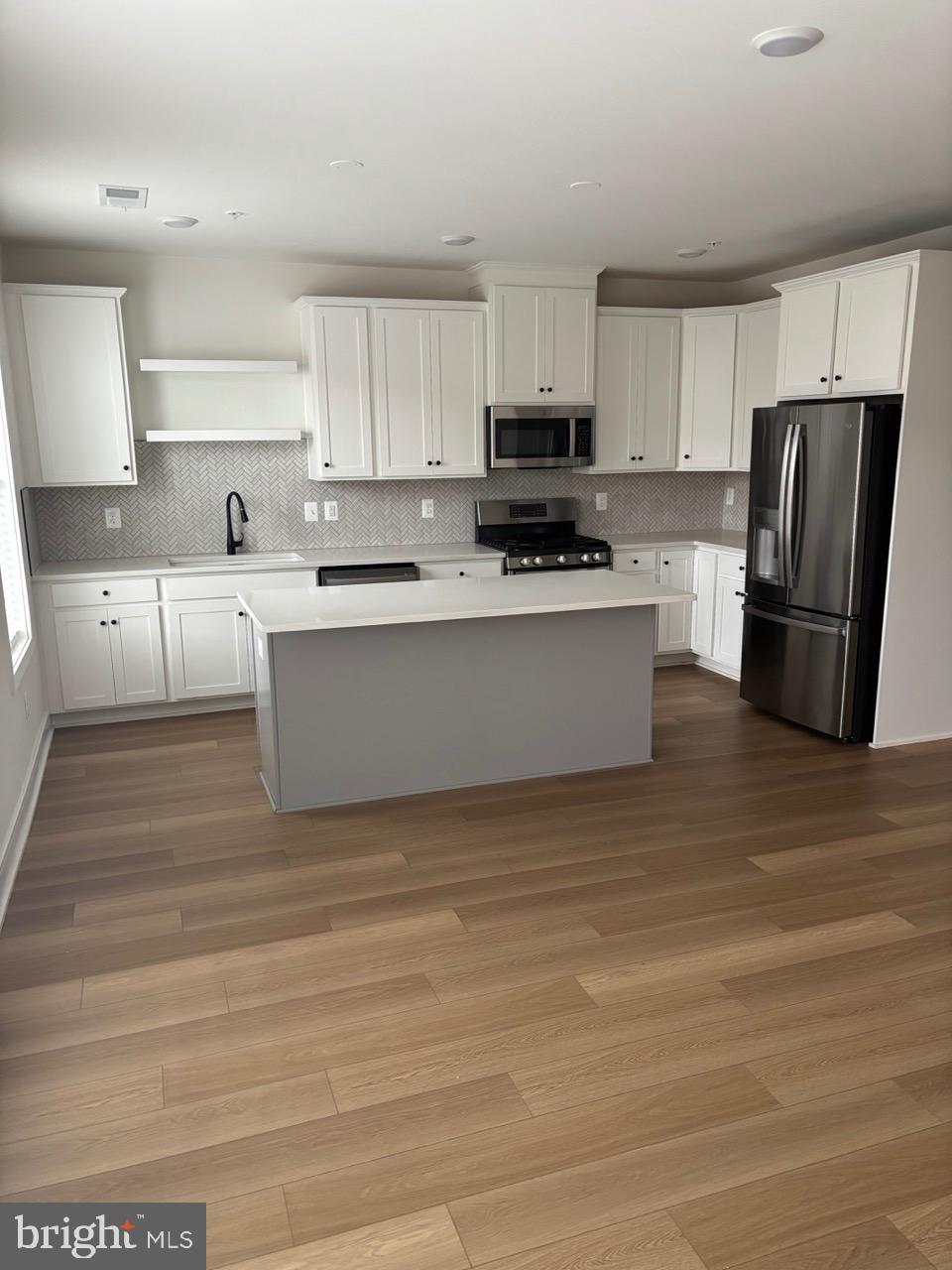 43396 FARRINGDON SQUARE