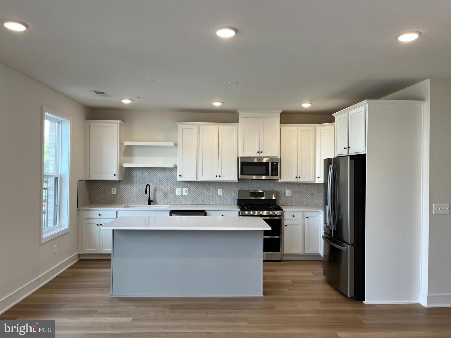 43396 FARRINGDON SQUARE