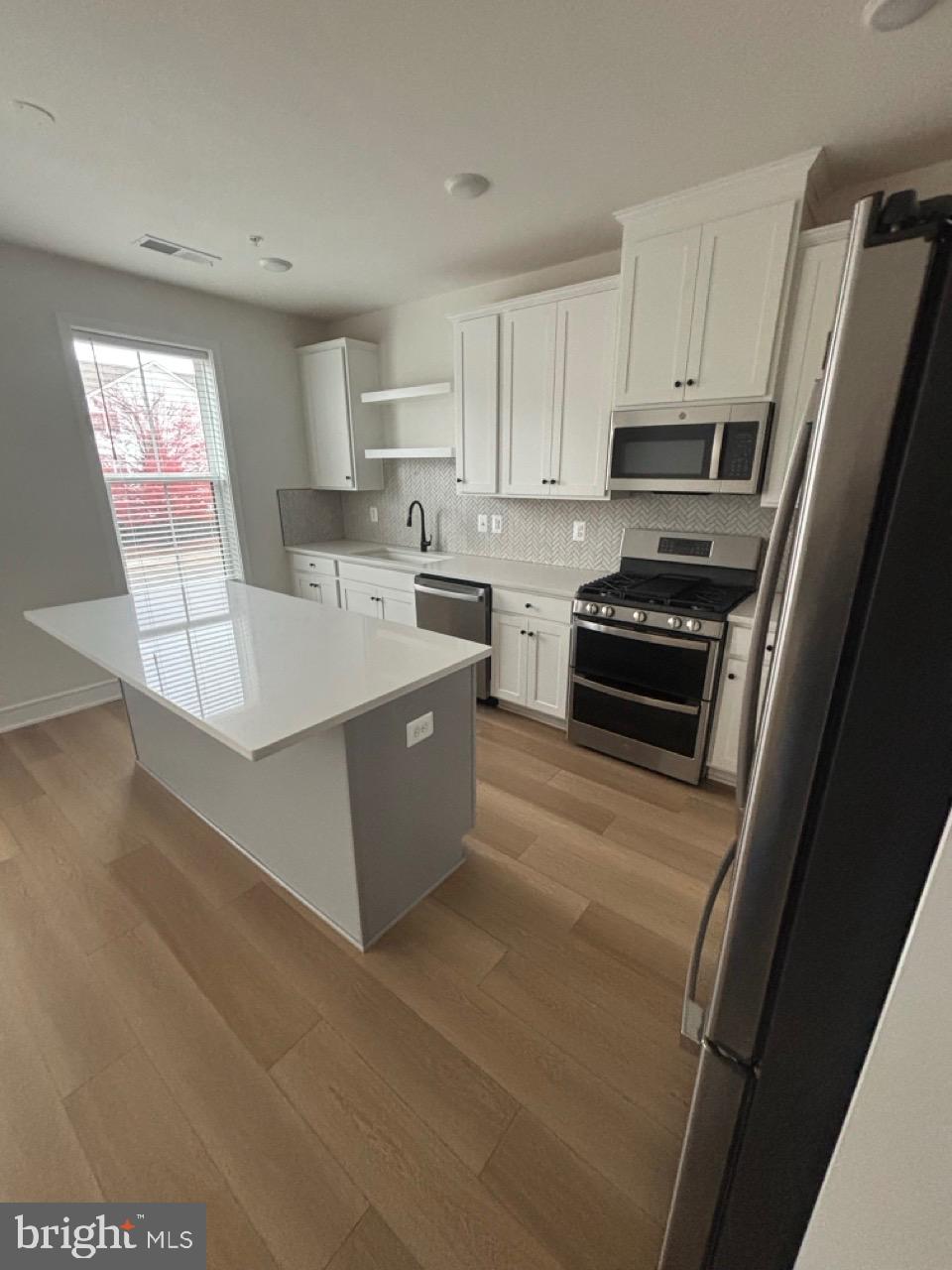 43396 FARRINGDON SQUARE