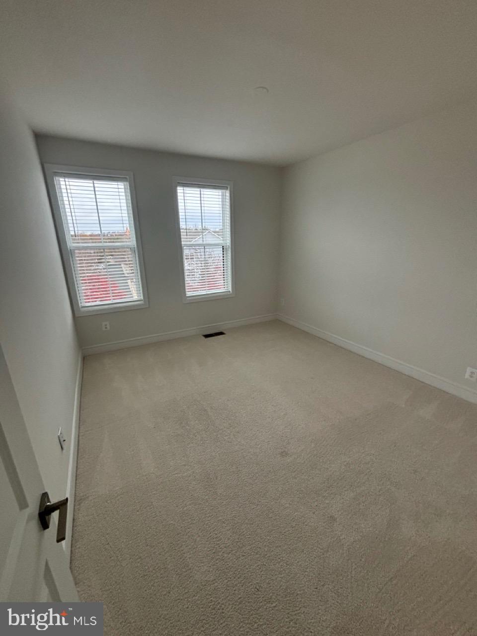 43396 FARRINGDON SQUARE