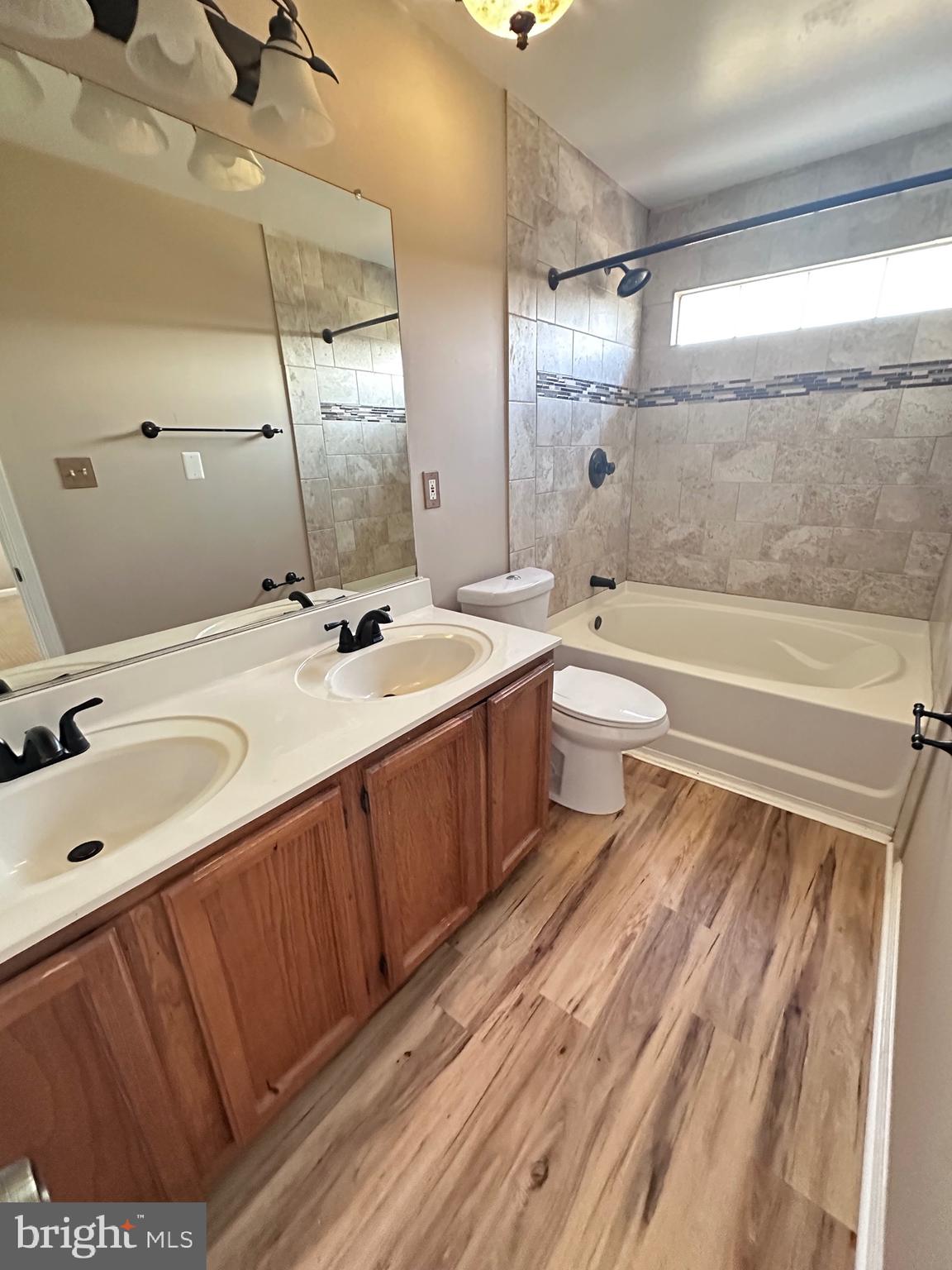 783 VANDERBILT TERRACE SE