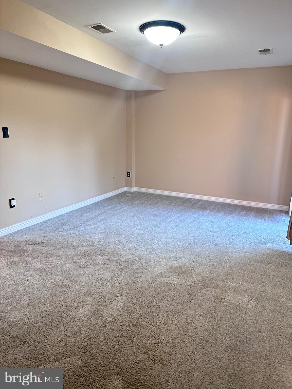 783 VANDERBILT TERRACE SE