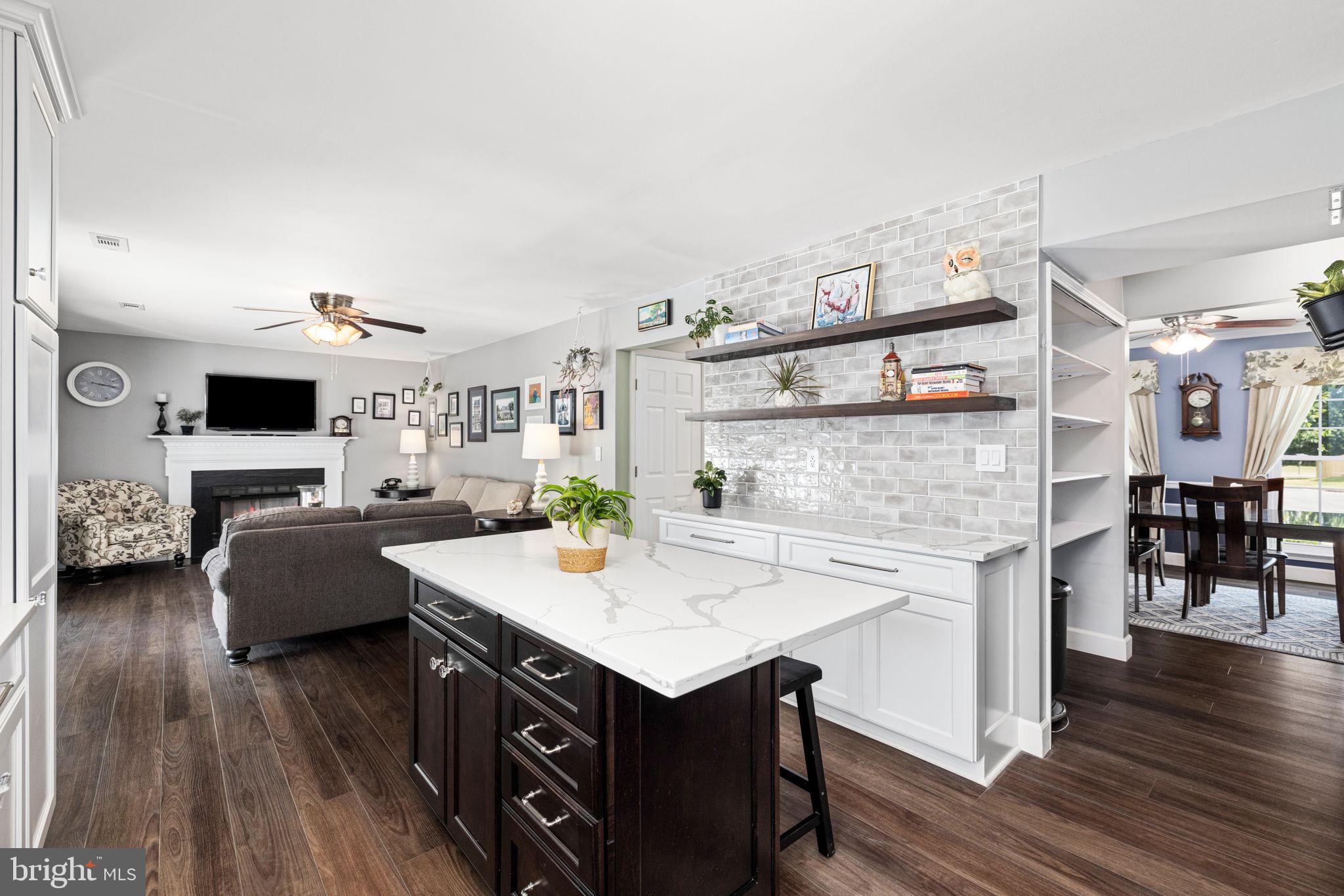 10224 Racquet Cir