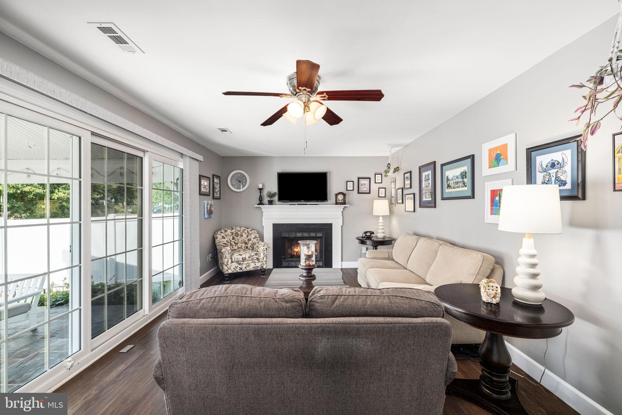 10224 Racquet Cir