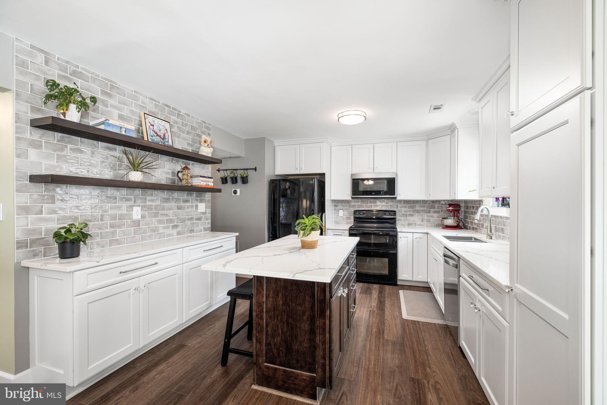 10224 Racquet Cir