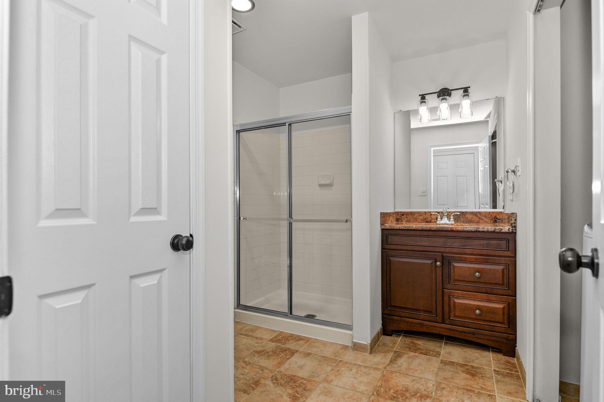 10242 Racquet Cir