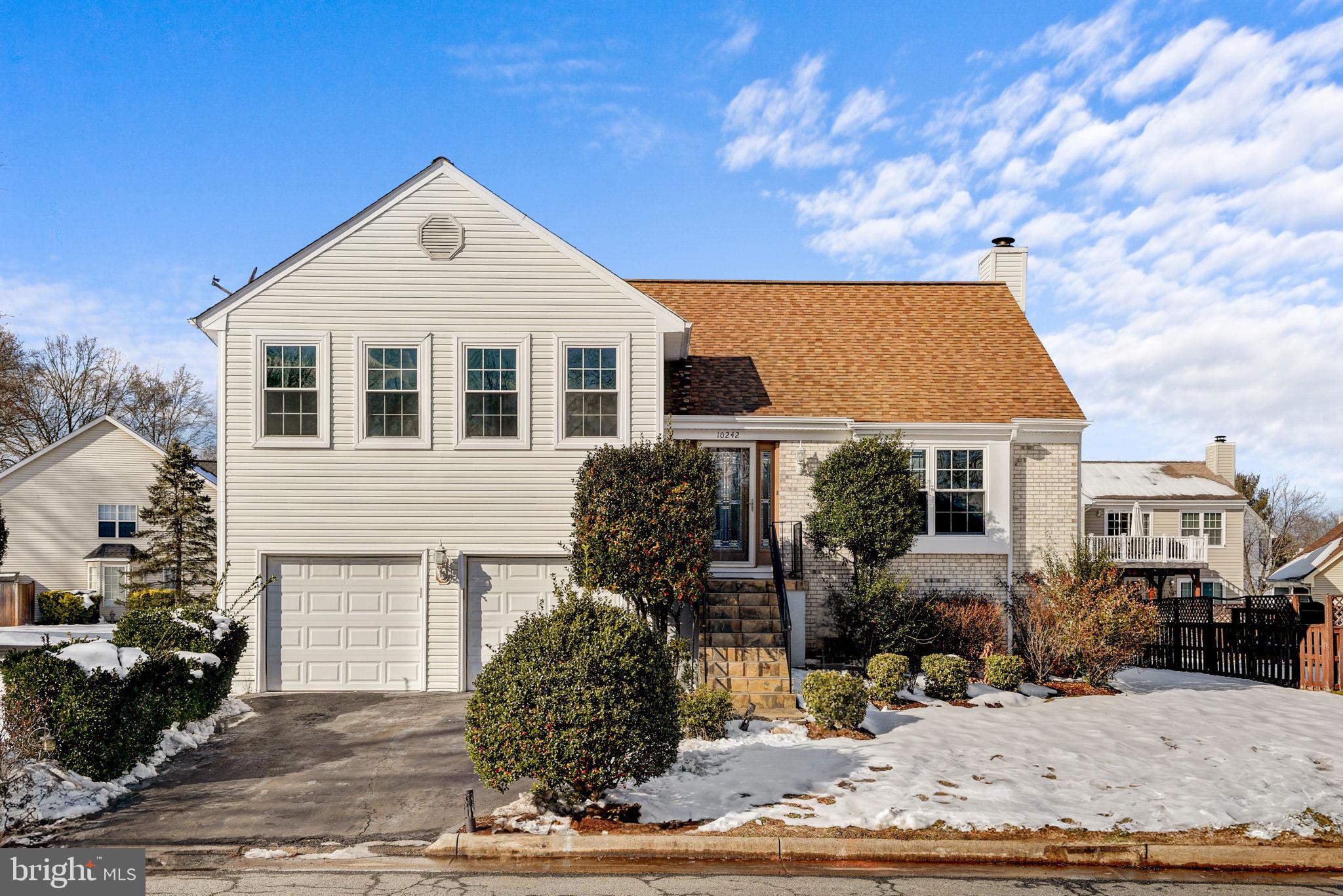 10242 Racquet Cir