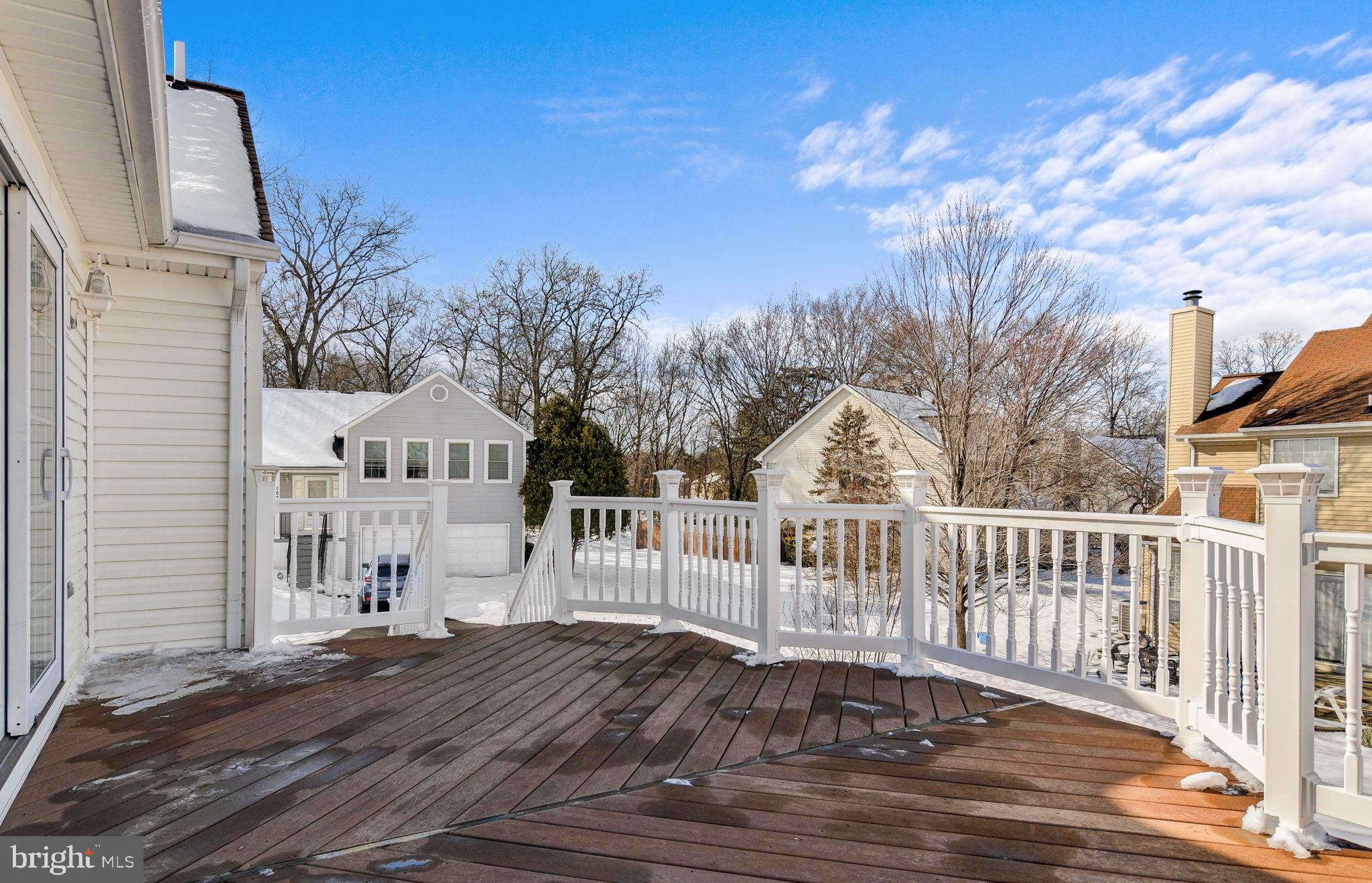 10242 Racquet Cir