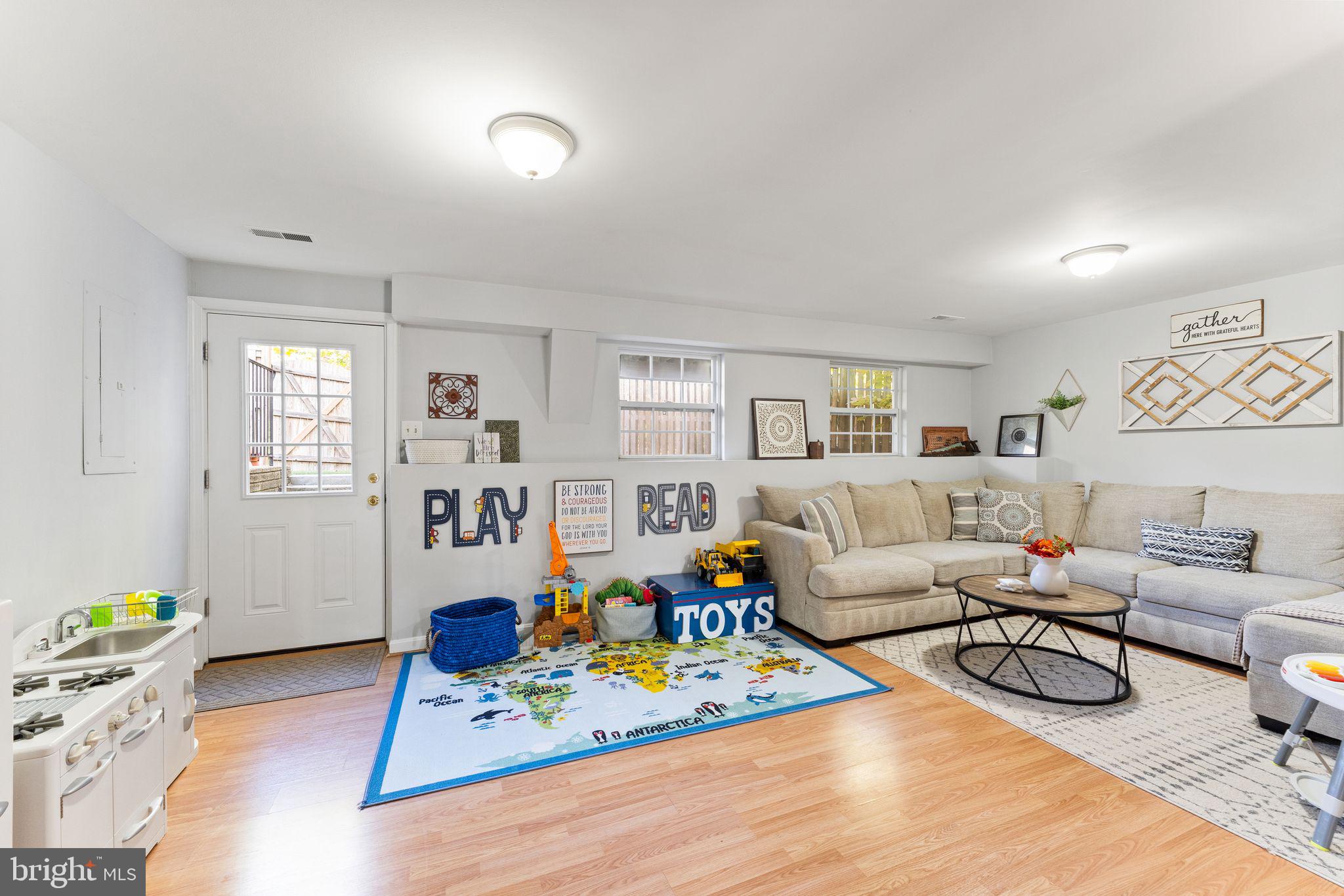 13557 Filly Ct