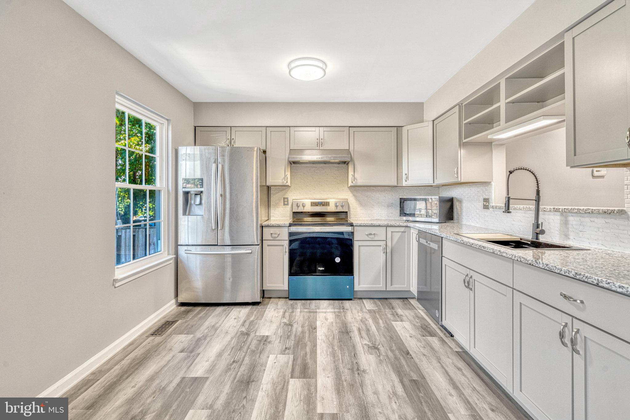 10266 BROOKSTONE CT