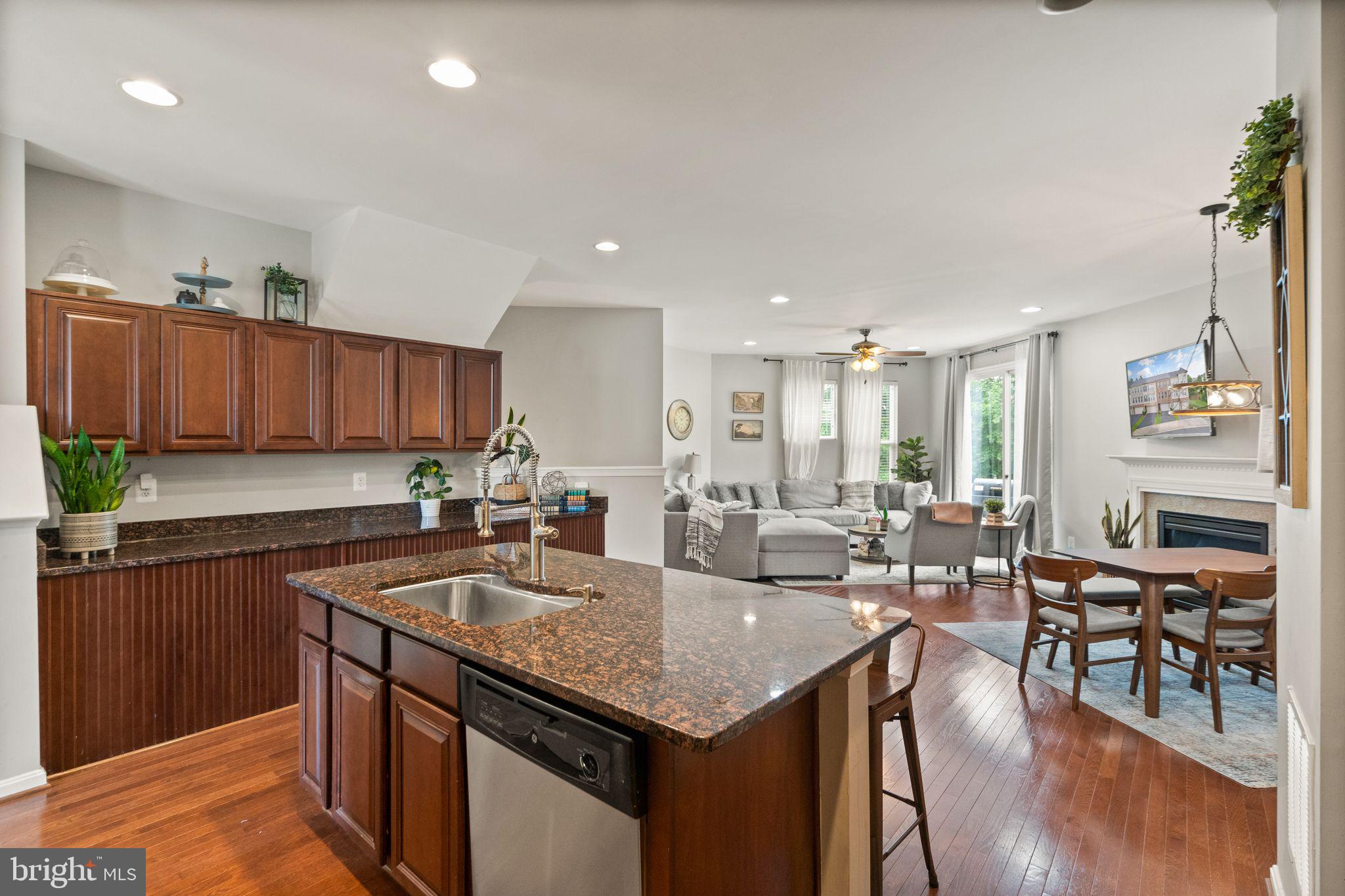 9093 Ribbon Falls Loop