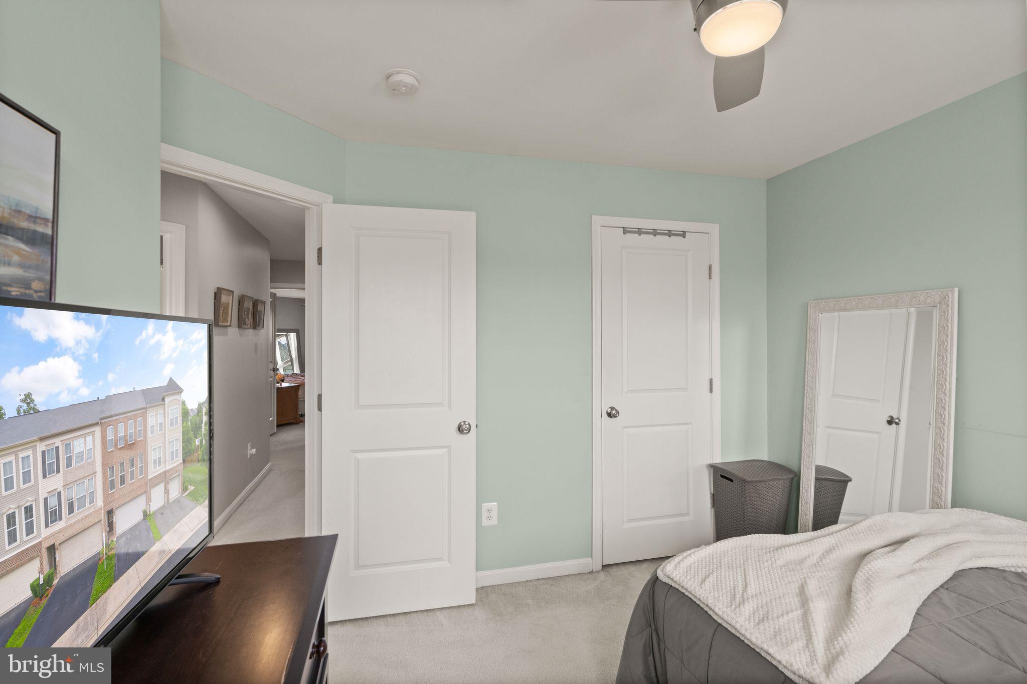 9093 Ribbon Falls Loop