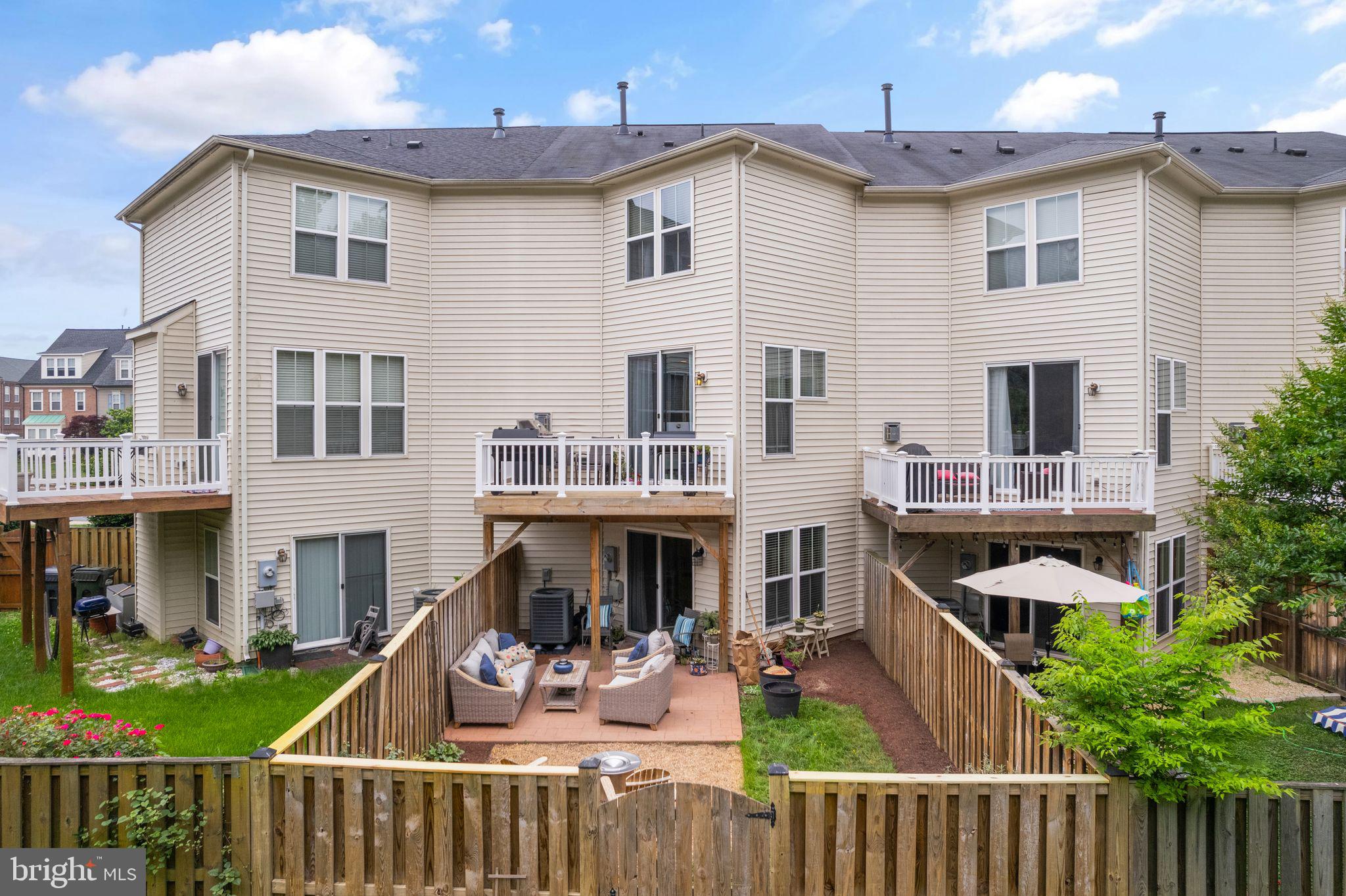 9093 Ribbon Falls Loop