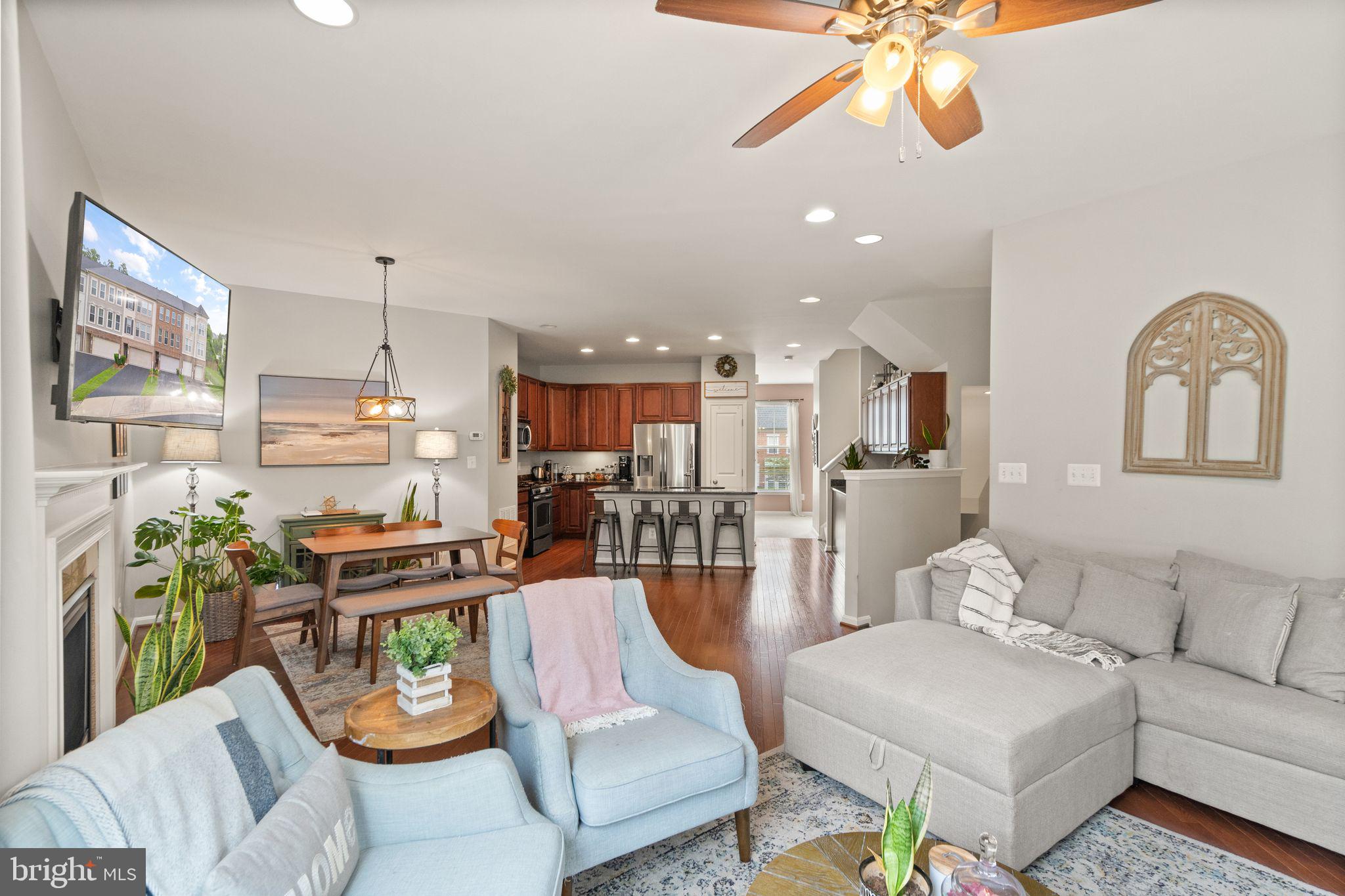 9093 Ribbon Falls Loop