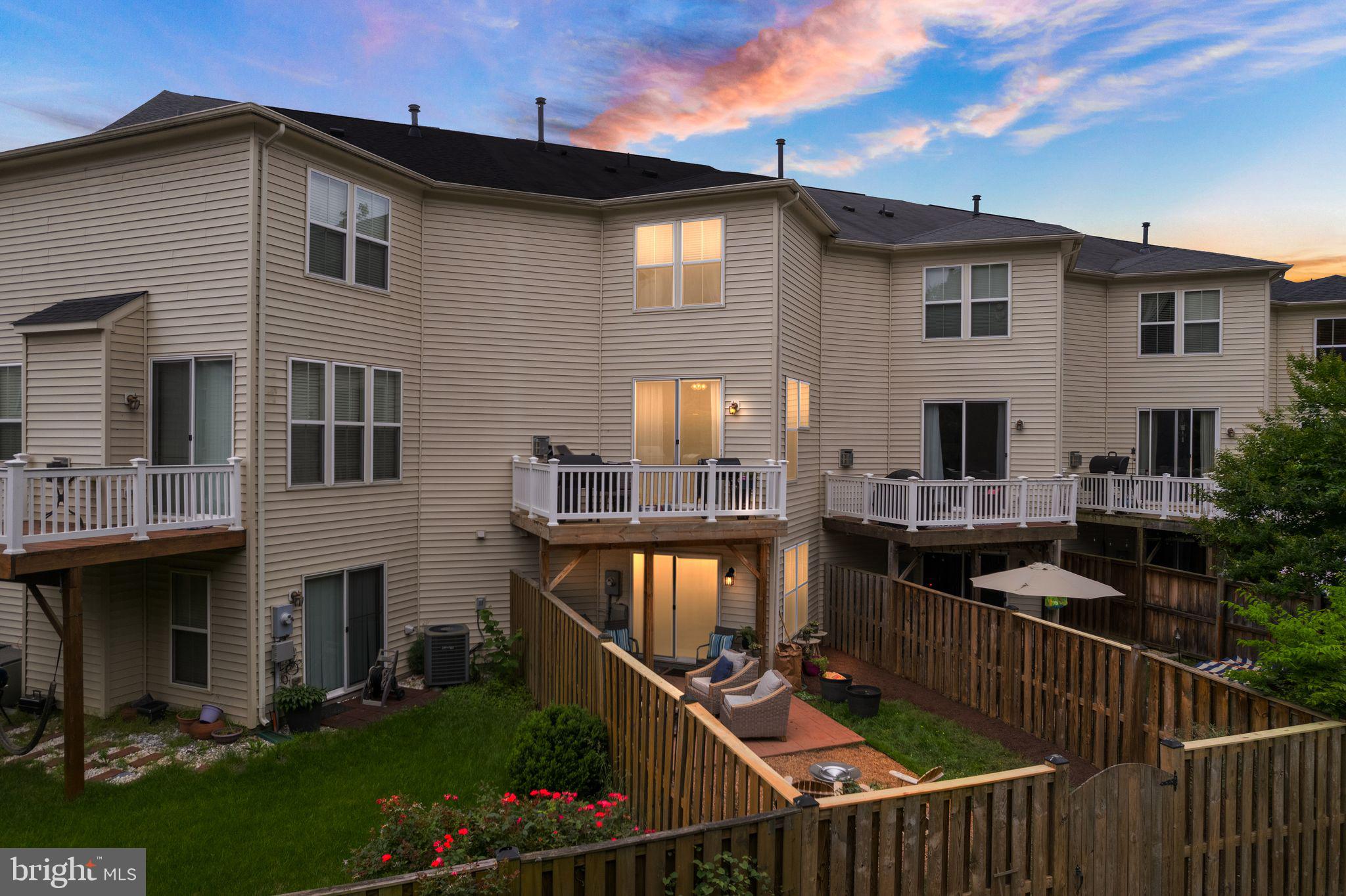 9093 Ribbon Falls Loop