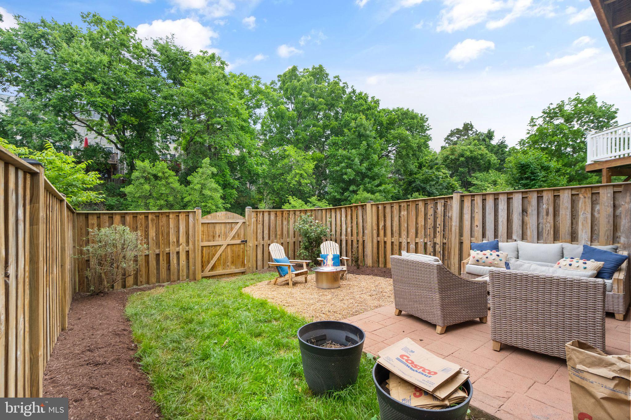 9093 Ribbon Falls Loop