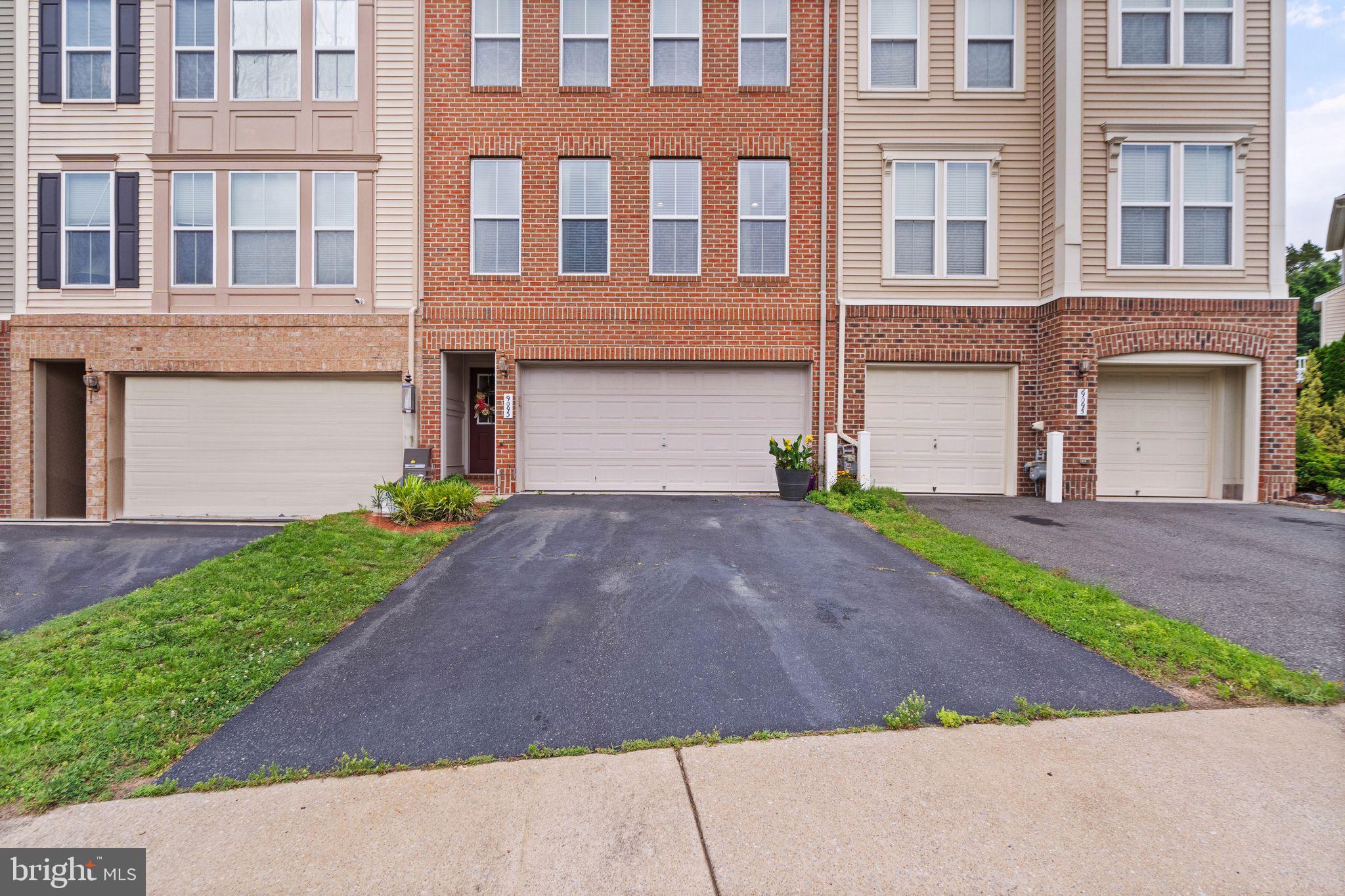 9093 Ribbon Falls Loop