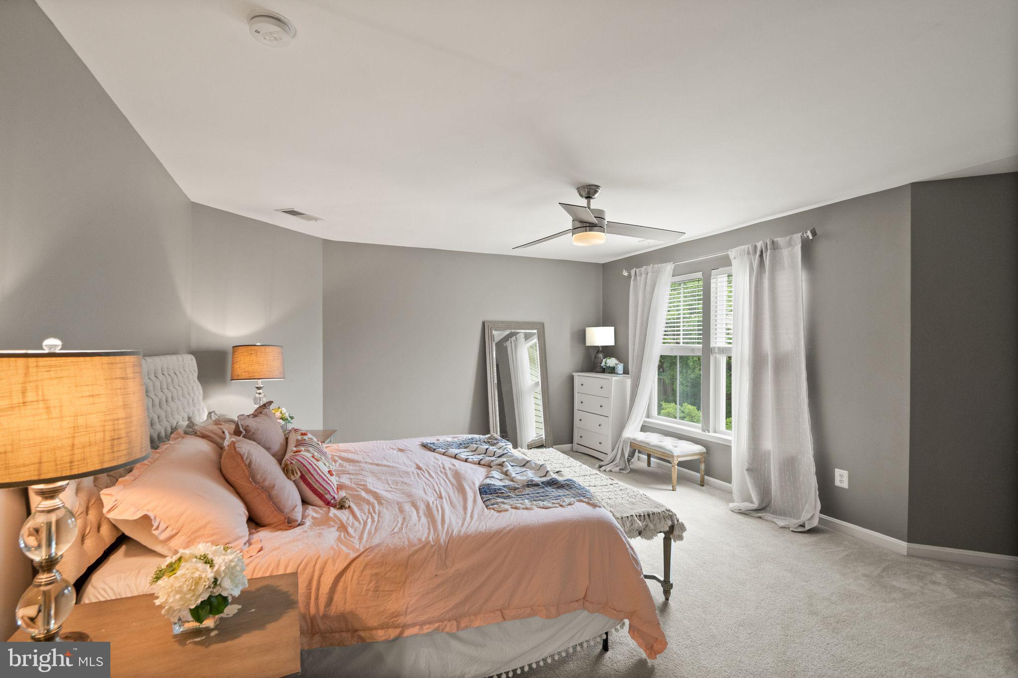 9093 Ribbon Falls Loop