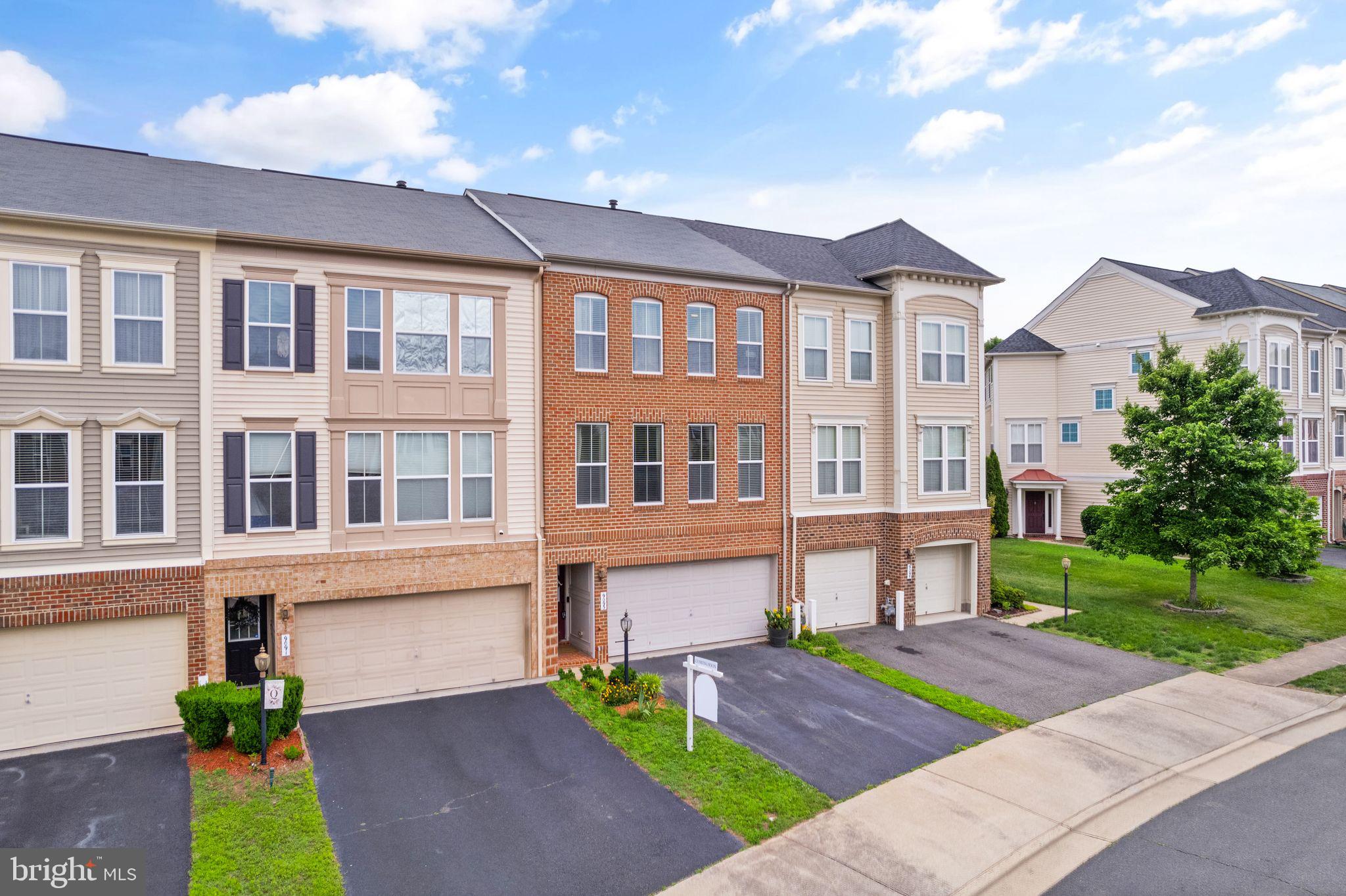 9093 Ribbon Falls Loop