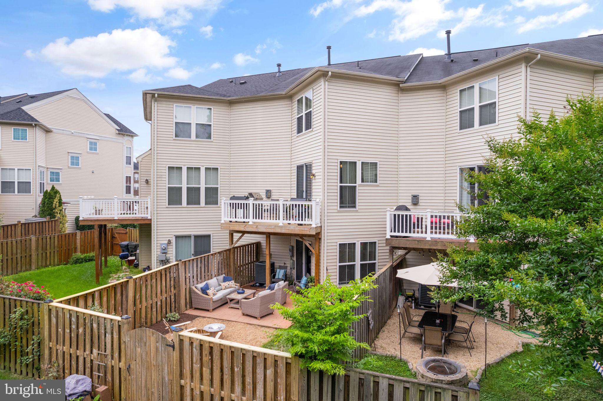 9093 Ribbon Falls Loop