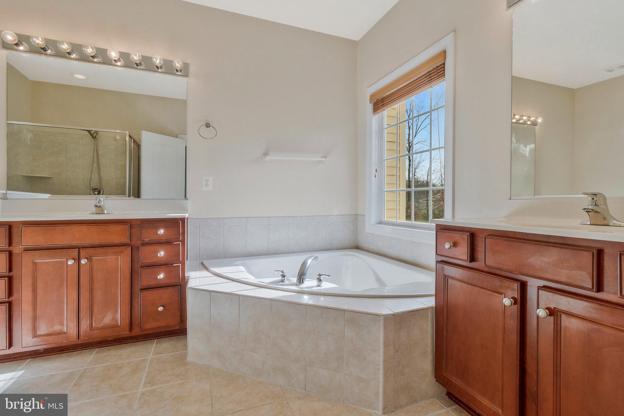 15931 GREYMILL MANOR DR