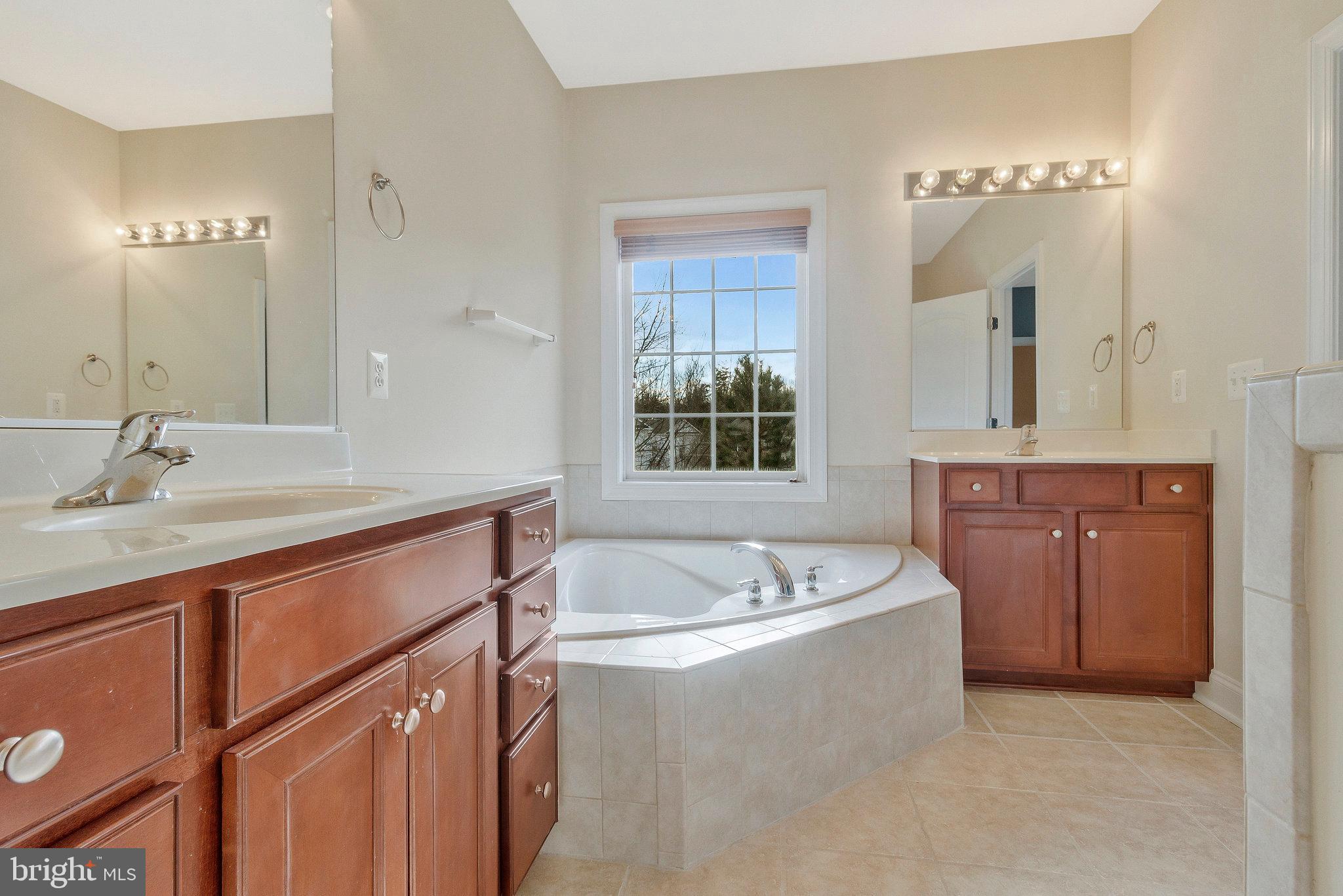 15931 GREYMILL MANOR DR