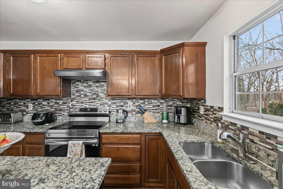 1739 Wigglesworth Way