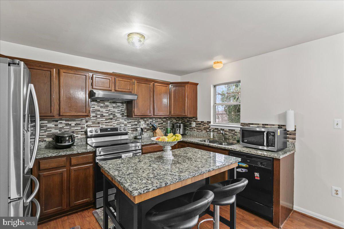 1739 Wigglesworth Way