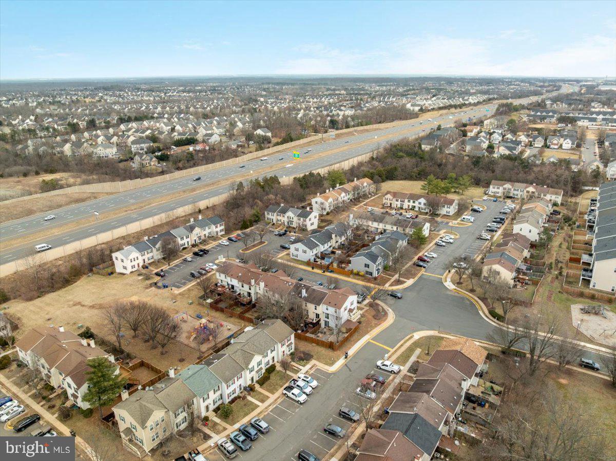 6658 Hunting Path Rd