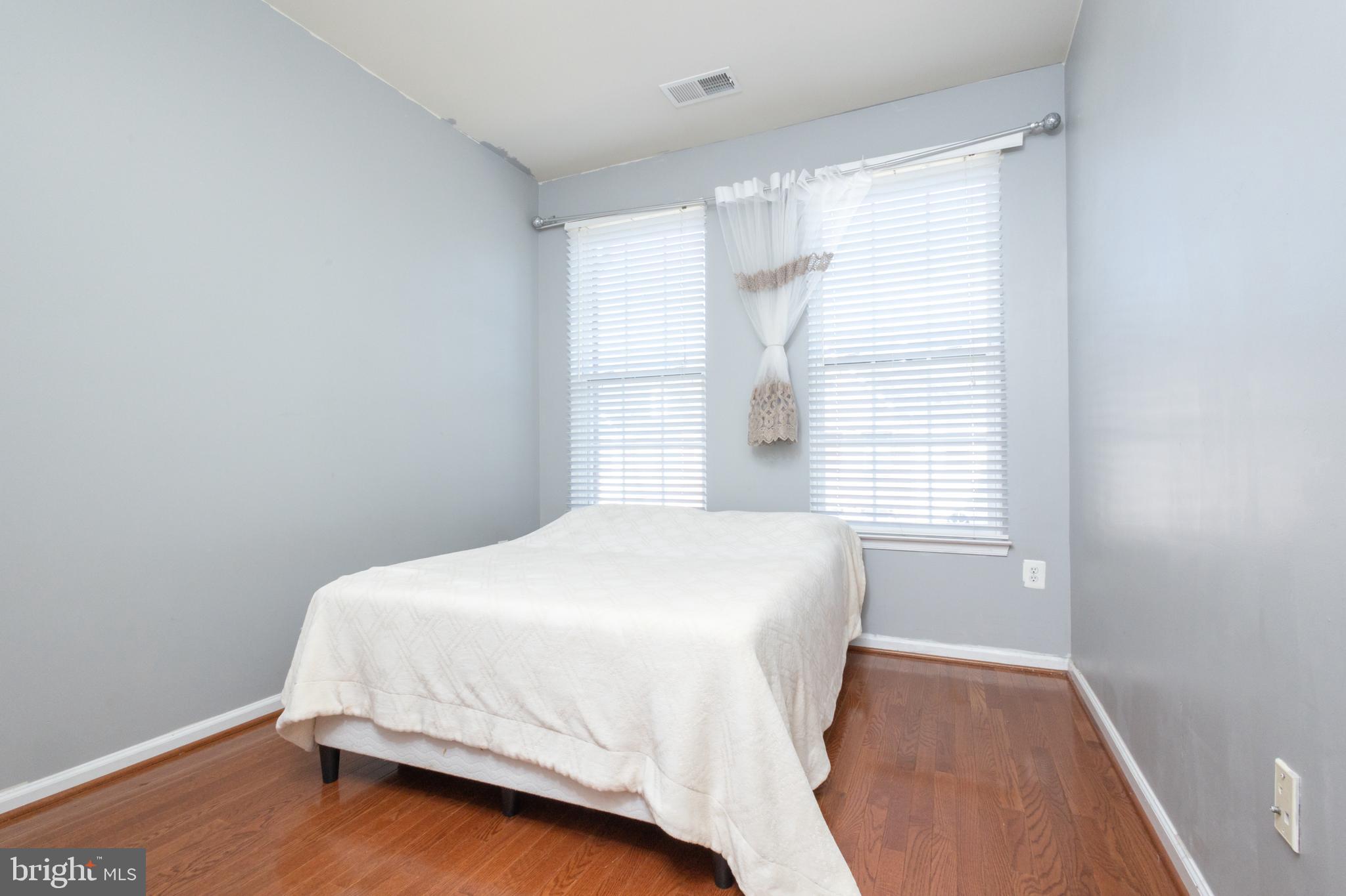 7015 LITTLE THAMES DRIVE