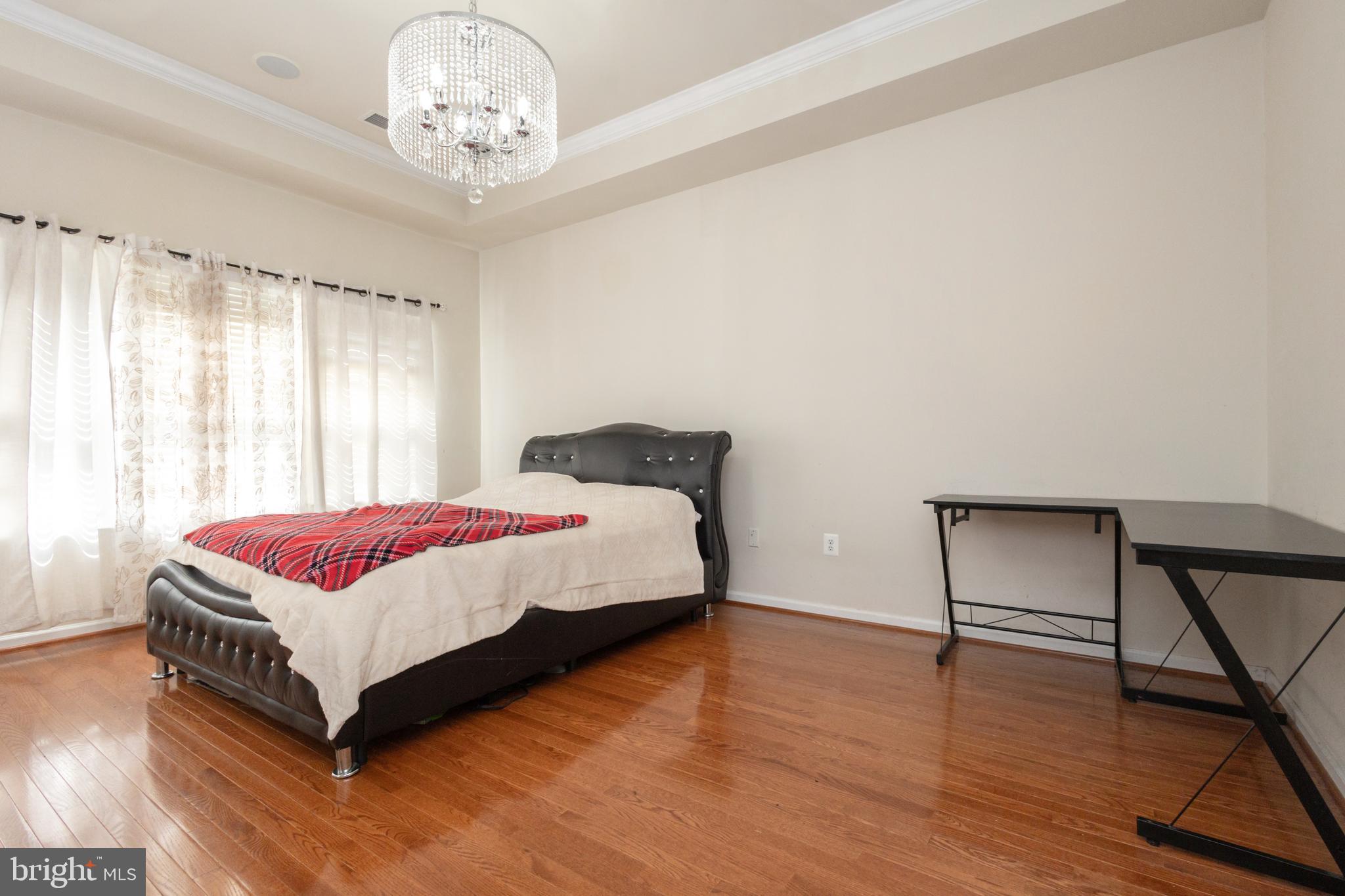 7015 LITTLE THAMES DRIVE