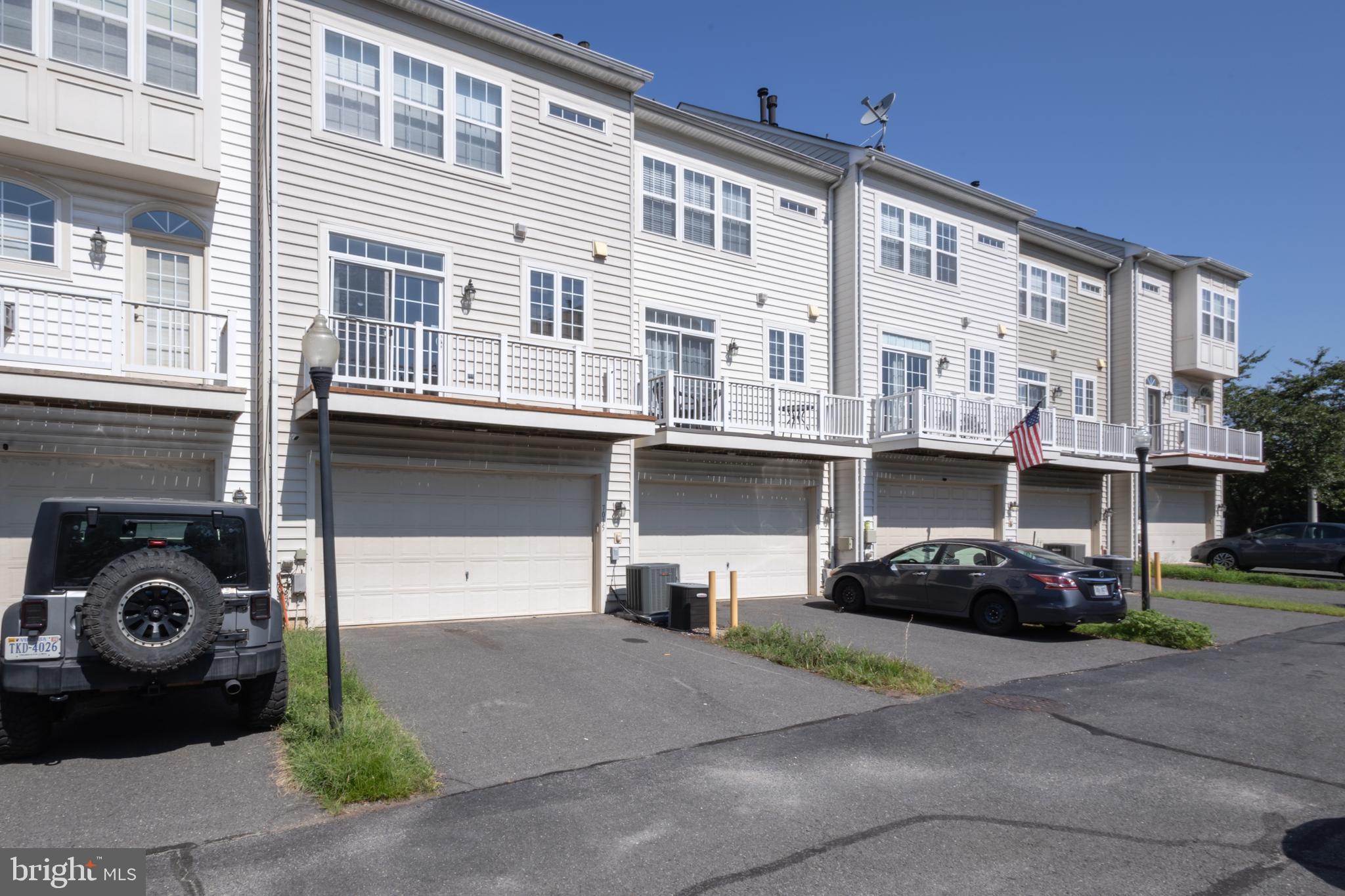 7015 LITTLE THAMES DRIVE