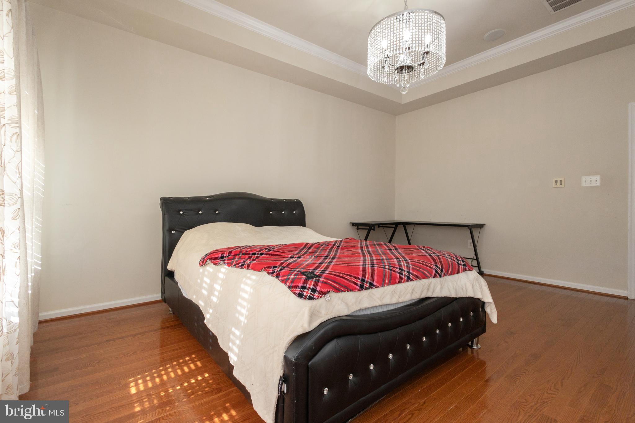 7015 LITTLE THAMES DRIVE