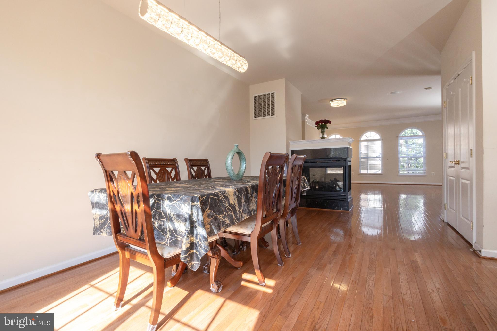 7015 LITTLE THAMES DRIVE