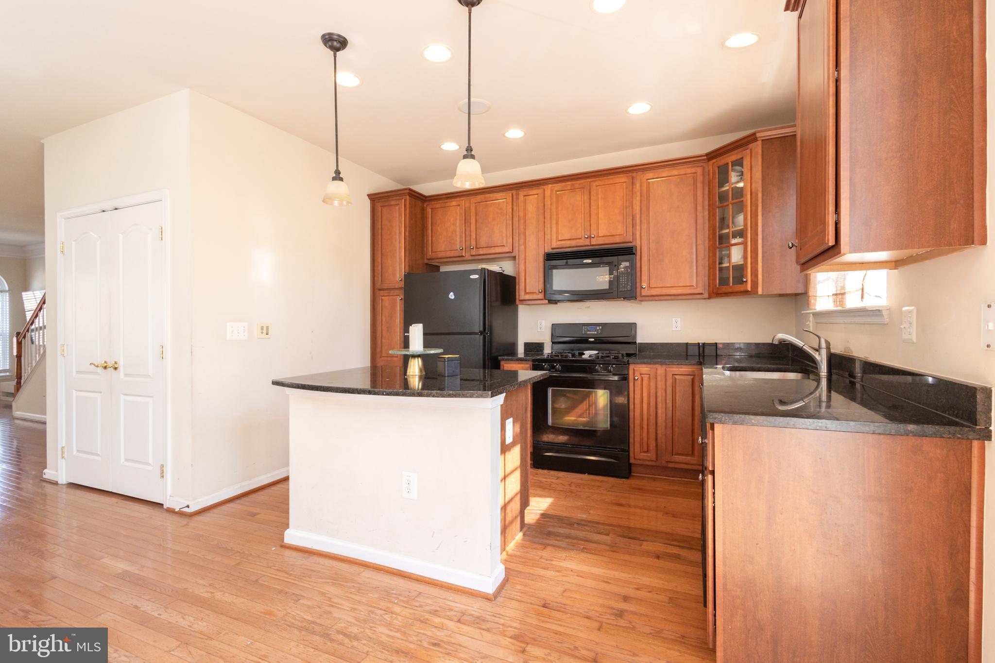 7015 LITTLE THAMES DRIVE