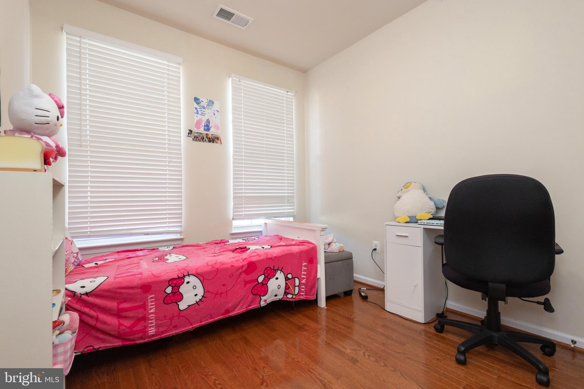 7015 LITTLE THAMES DRIVE