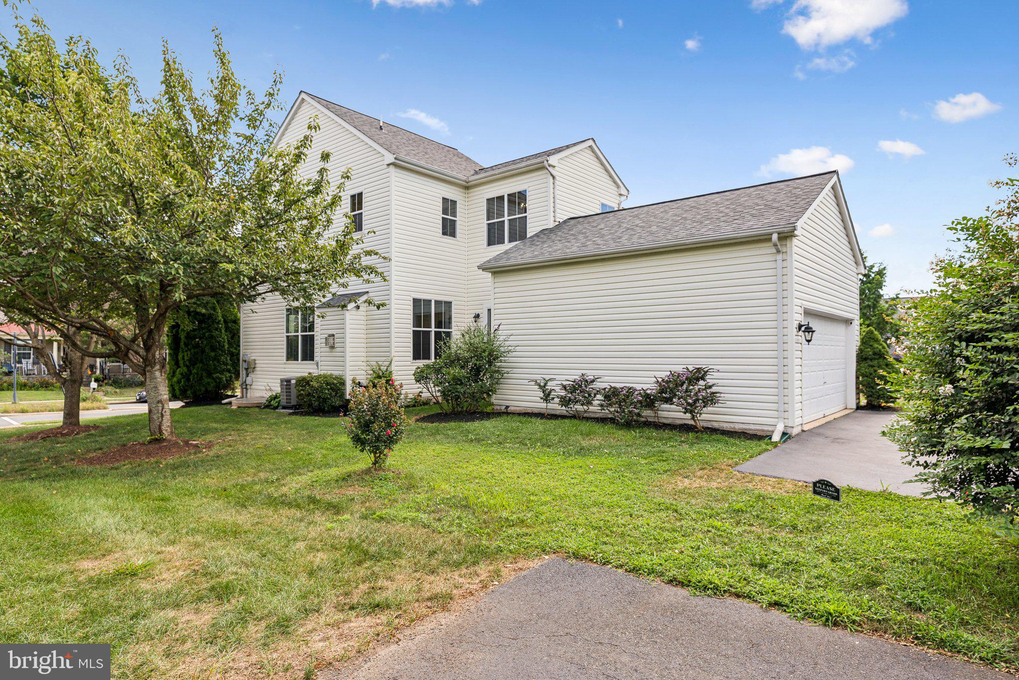 14300 BROADWINGED DRIVE