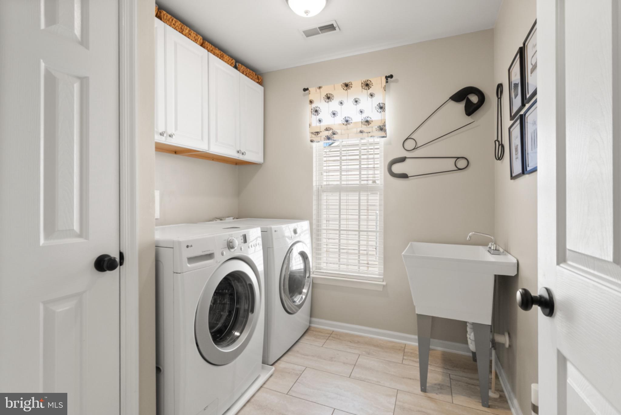 8020 TOWERING OAK WAY