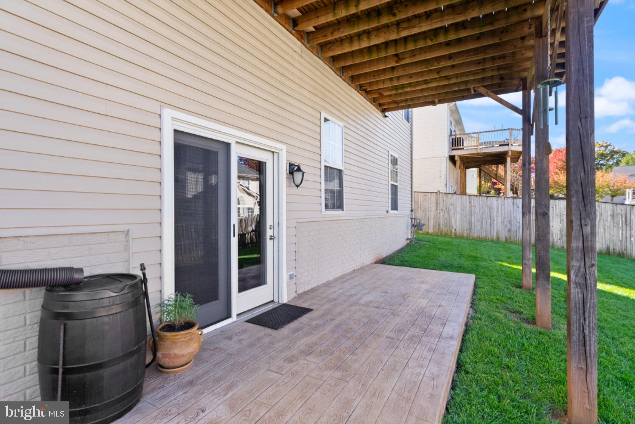 8020 TOWERING OAK WAY