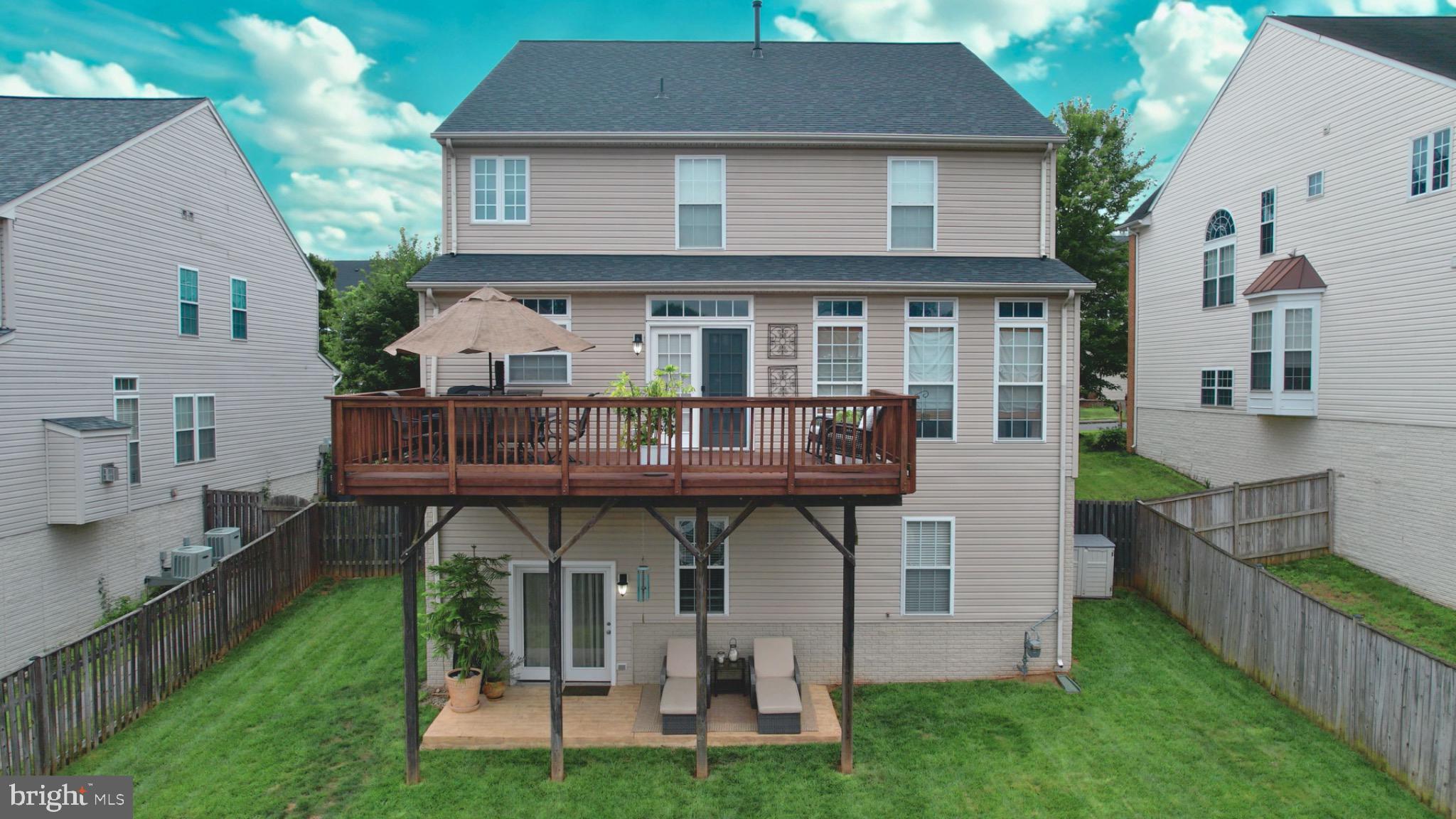 8020 TOWERING OAK WAY