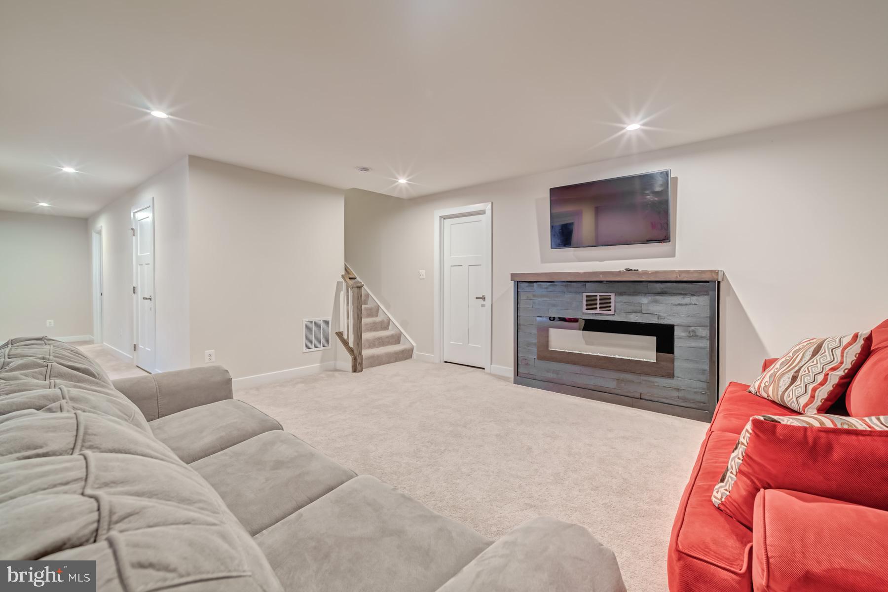 212 Determination Dr