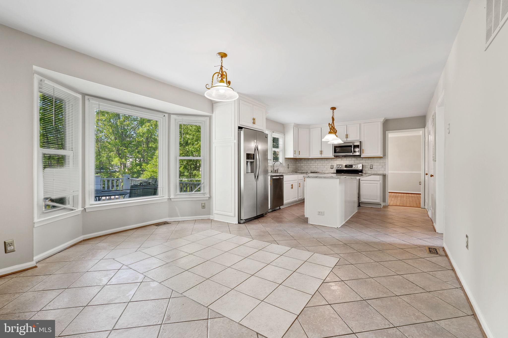 10 APPLE BLOSSOM CT