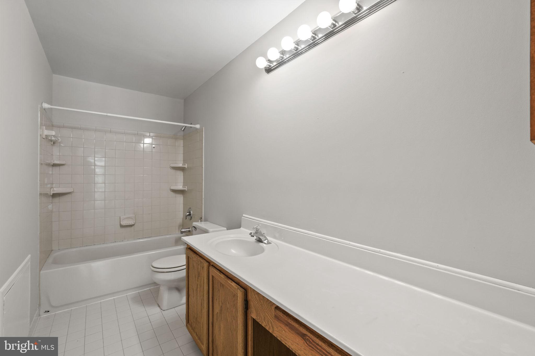 10 APPLE BLOSSOM CT