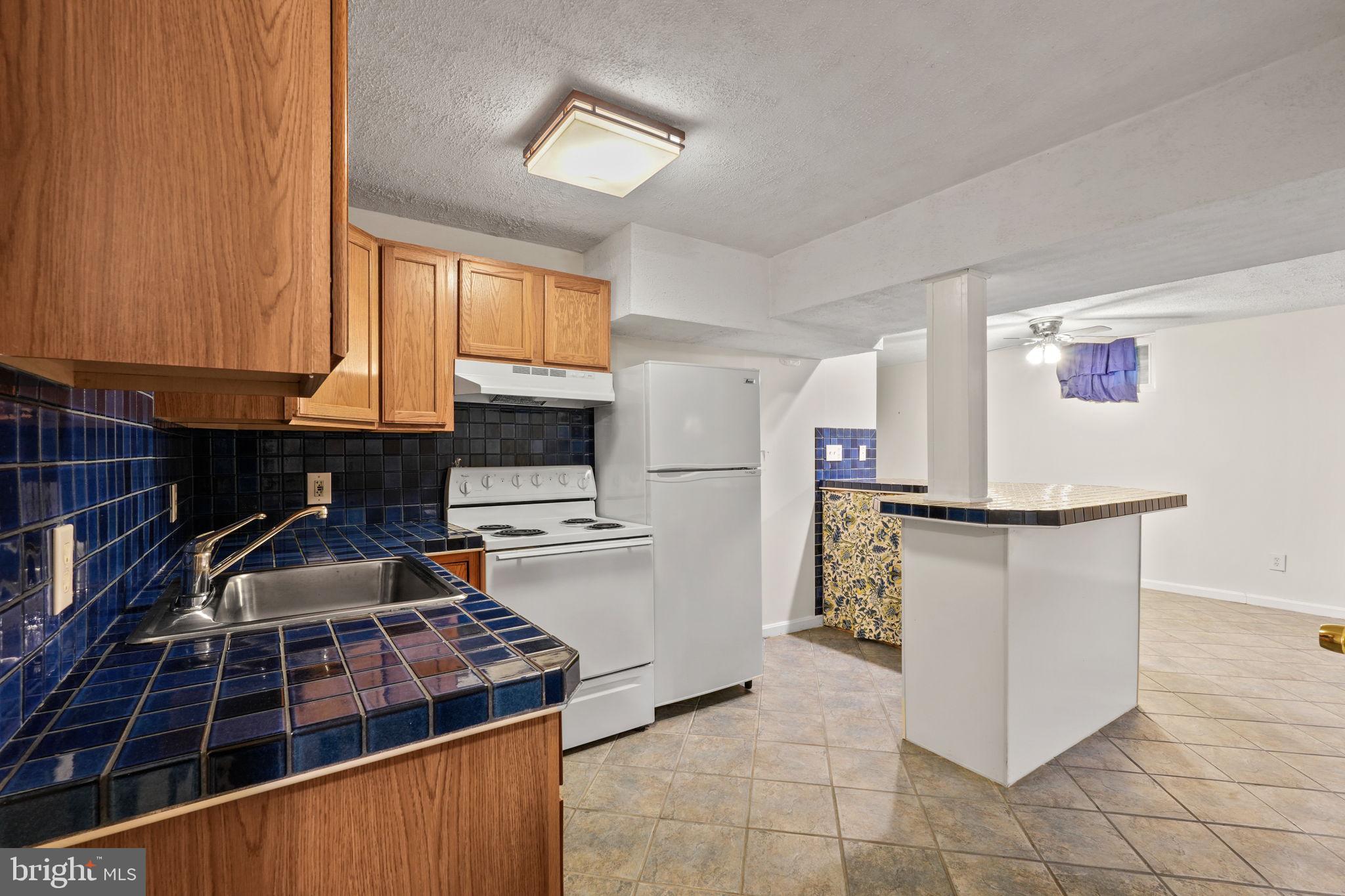 10 APPLE BLOSSOM CT
