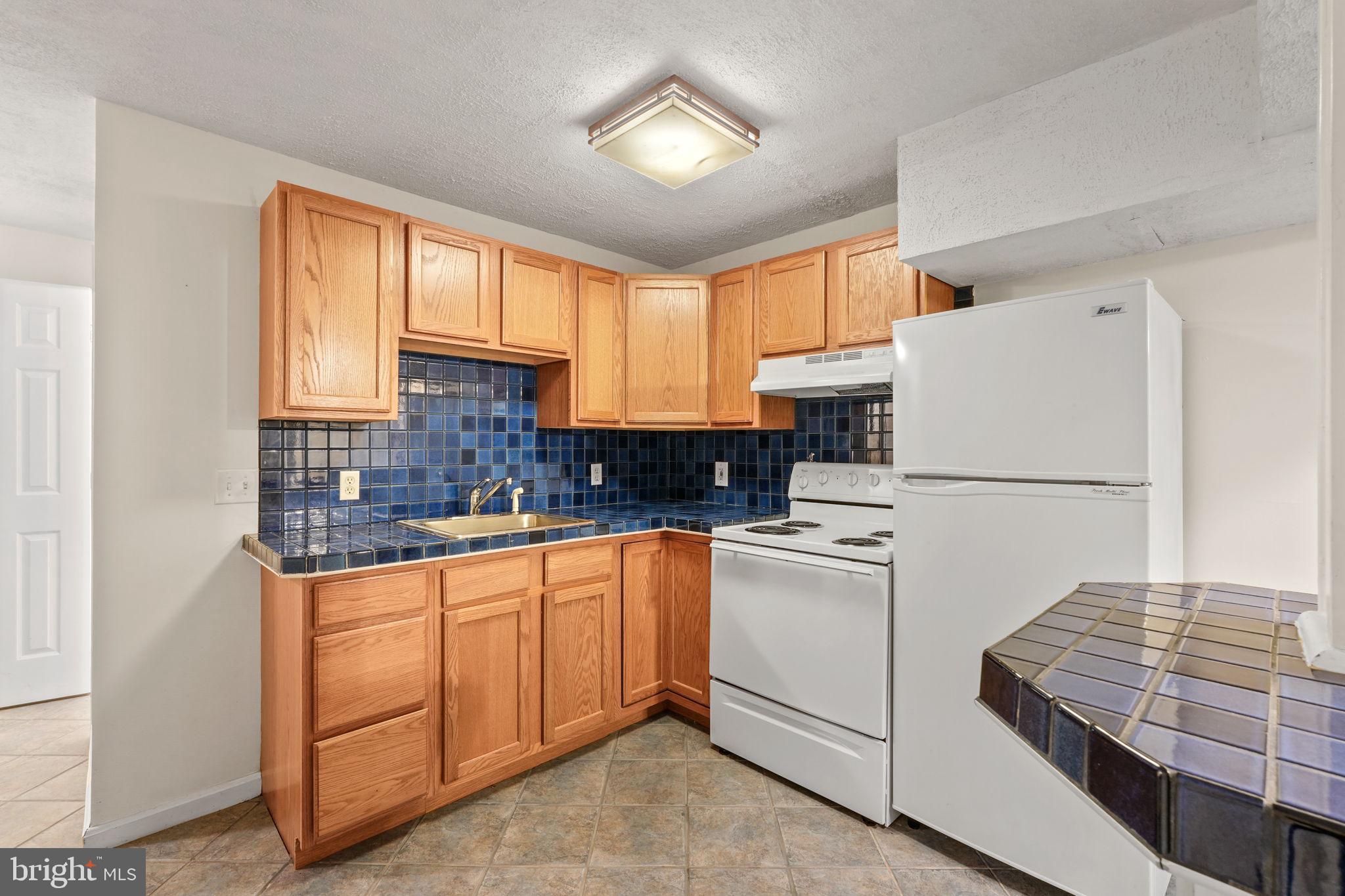 10 APPLE BLOSSOM CT