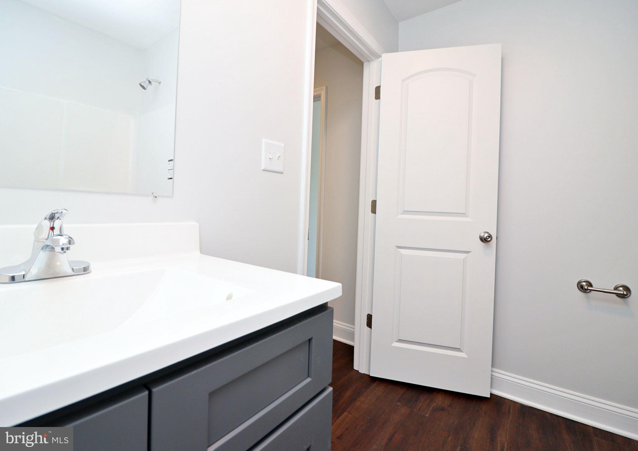 828 Washington Street St W