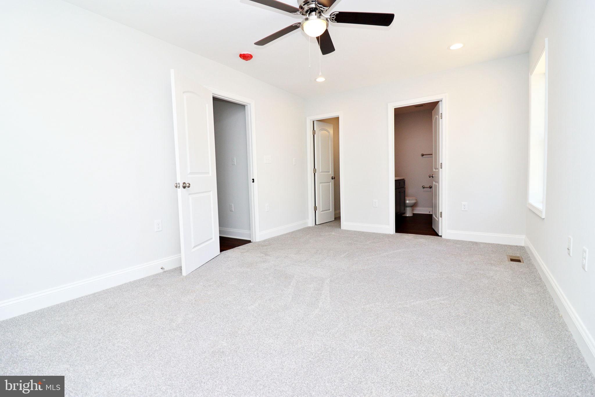 828 Washington Street St W