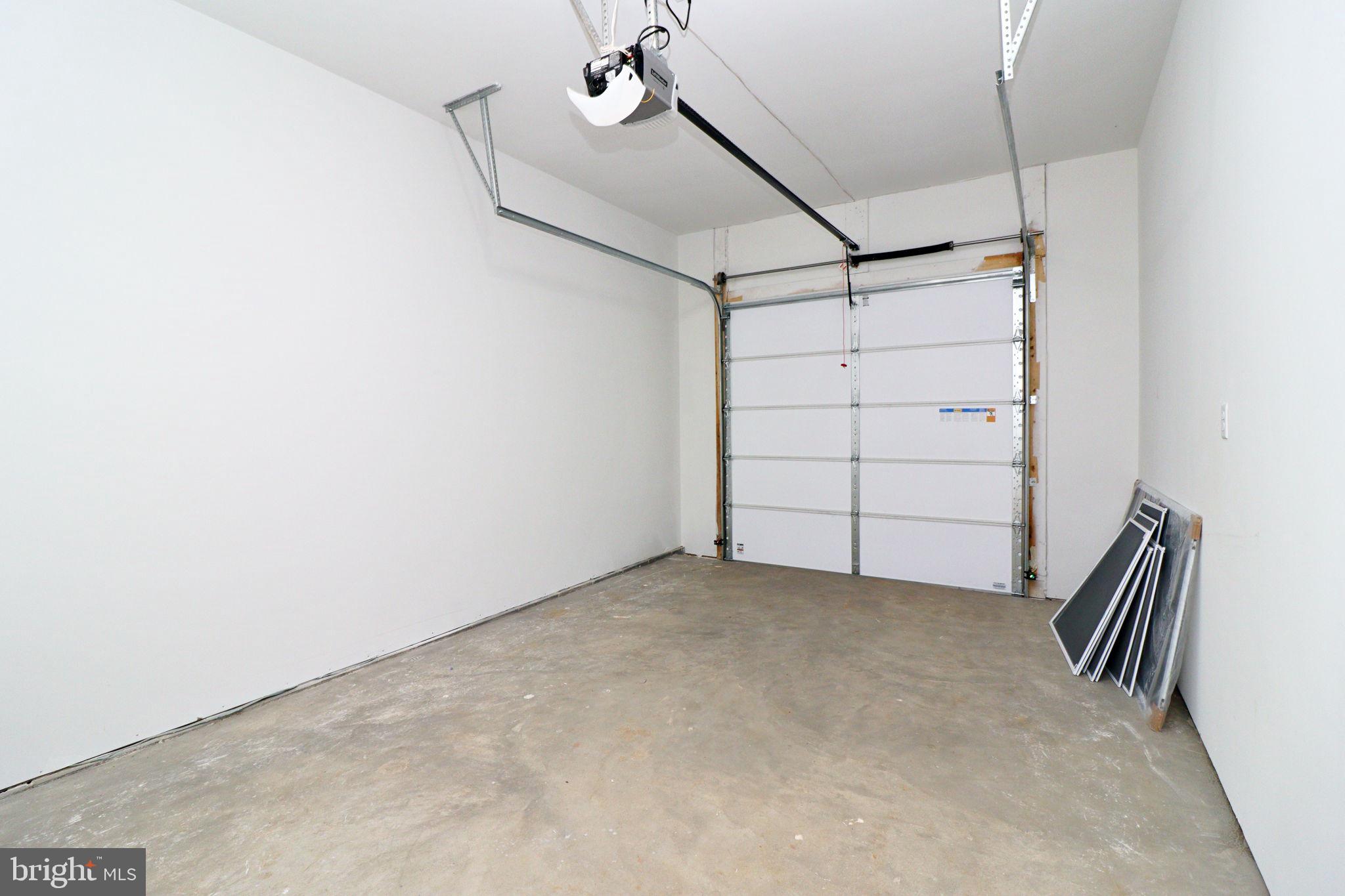 828 Washington Street St W