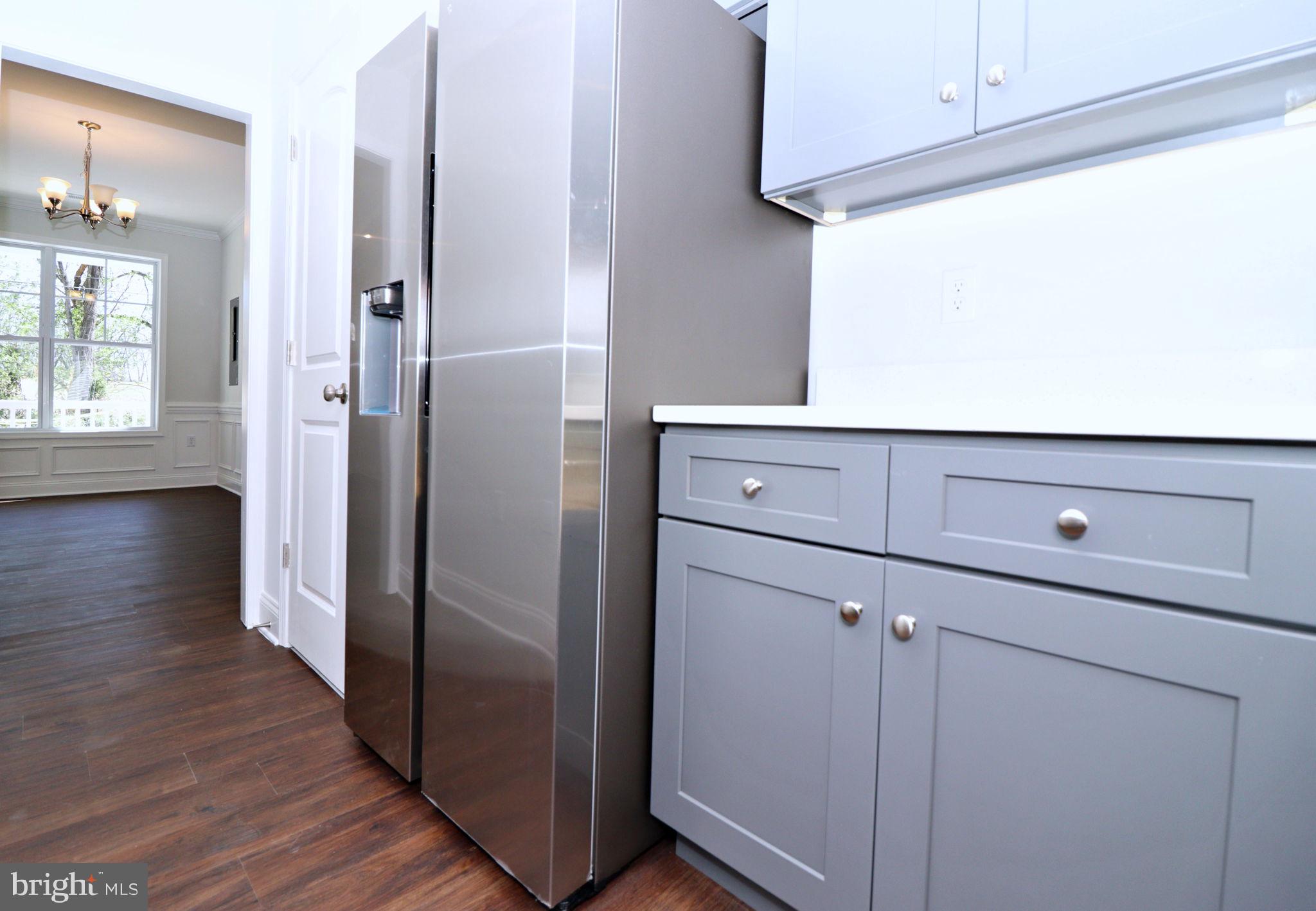 828 Washington Street St W